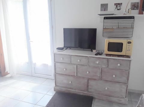 Grand studio sur jardin Nantes Beaujoire B Apartment in Carquefou