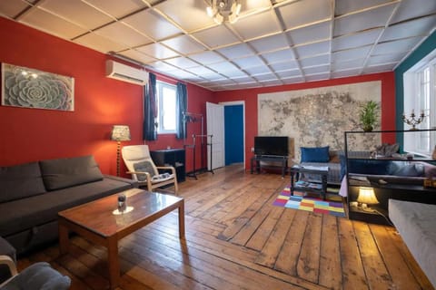 Living room, Photo of the whole room