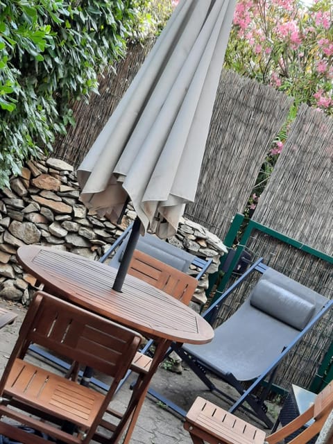 Coquet T2 ,terrasse,parking ,4 kms d Avignon Apartment in Villeneuve-lès-Avignon