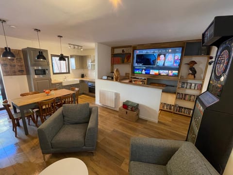 Kitchen or kitchenette, Living room, stove, stove