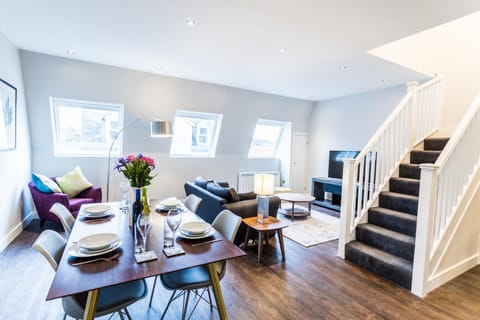 Suite Life Serviced Apartments - Old Town Apartment in Swindon