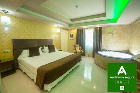 Property logo or sign, Photo of the whole room, Bedroom, Certificate/Award