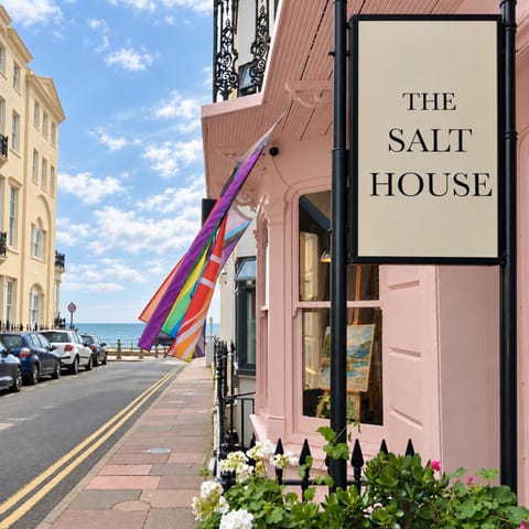 Property building, Day, Sea view, Street view, Location