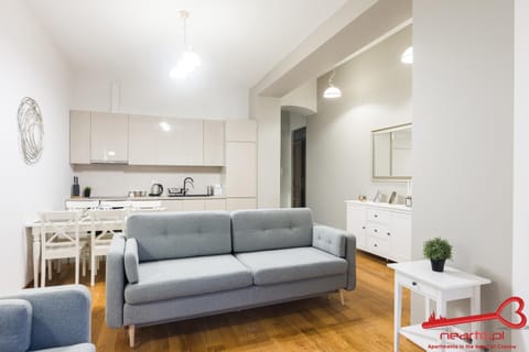 Coffee/tea facilities, Kitchen or kitchenette, Living room, Seating area