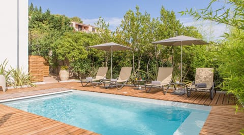 Swimming pool, Swimming pool