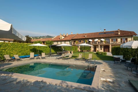 Property building, Garden, Garden, Garden view, Garden view, Swimming pool, Inner courtyard view