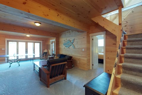 Lakeside Elegance House in Lake Rescue