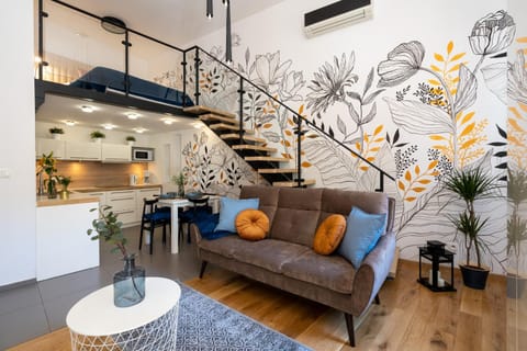 Living room, Seating area