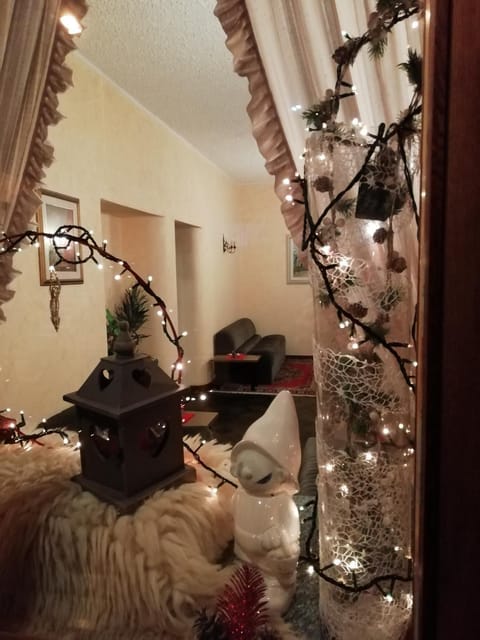 Communal lounge/ TV room