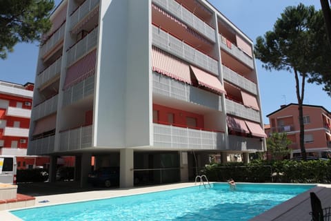 Property building, Facade/entrance, Spring, Day, Bird's eye view, Summer, Other, On site, Swimming pool