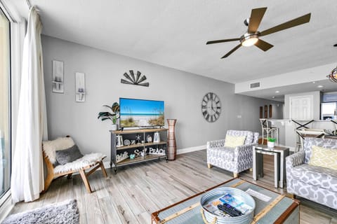 Majestic Beach Towers 2-2003 House in Long Beach