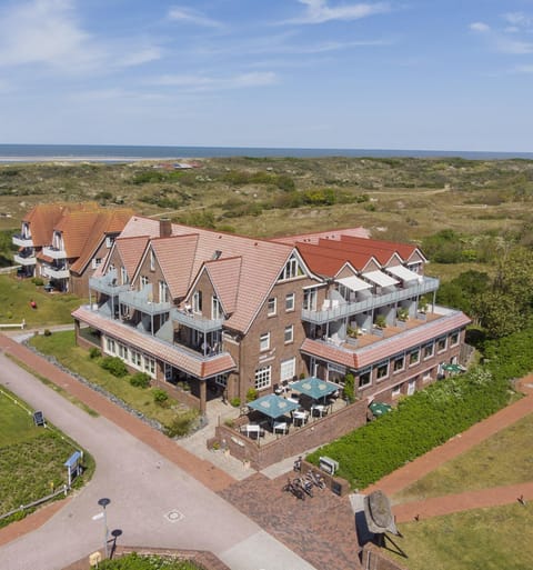 Property building, Natural landscape, Bird's eye view, Sea view, Location