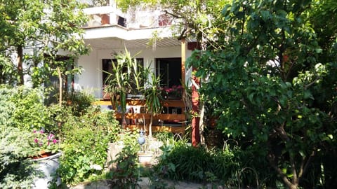 Patio, Garden, Balcony/Terrace