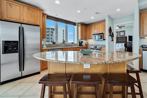 Lagoon Tower 1402 House in West Beach