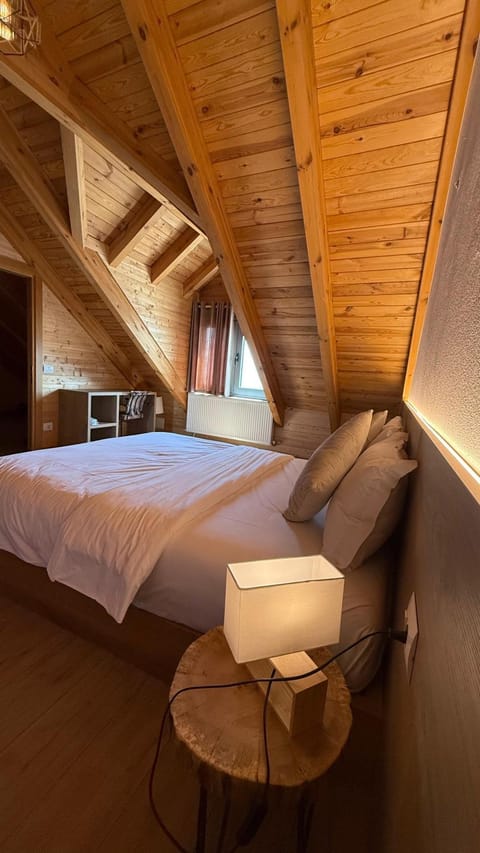 Buni i Bajraktarit Hostel in Montenegro