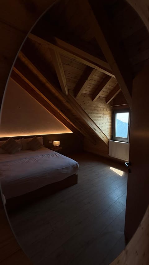 Buni i Bajraktarit Hostel in Montenegro