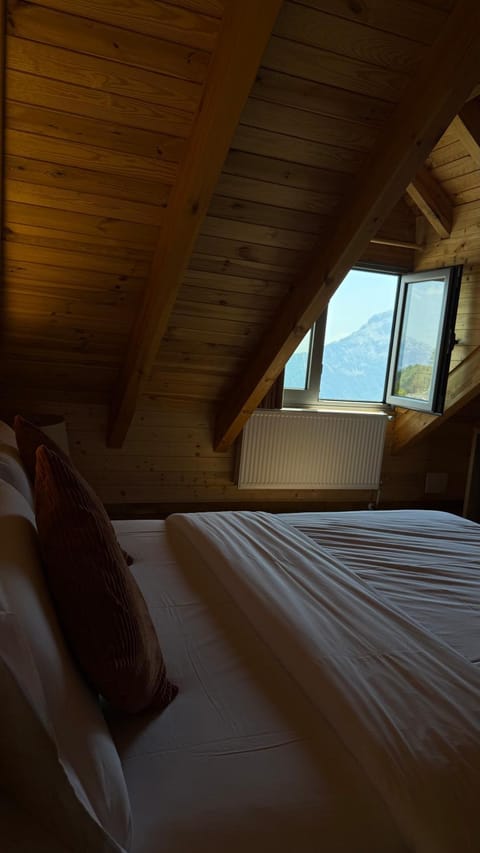 Buni i Bajraktarit Hostel in Montenegro