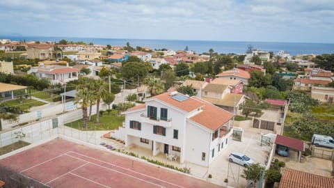 Facade/entrance, Bird's eye view, Garden view, Sea view