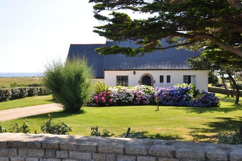 Facade/entrance, Garden, Garden view, Sea view
