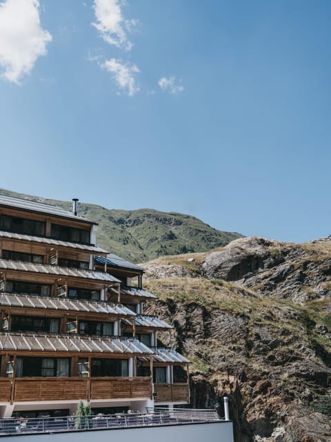 Property building, Spring, Day, Summer, Mountain view