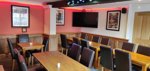 Restaurant/places to eat, Banquet/Function facilities, Seating area