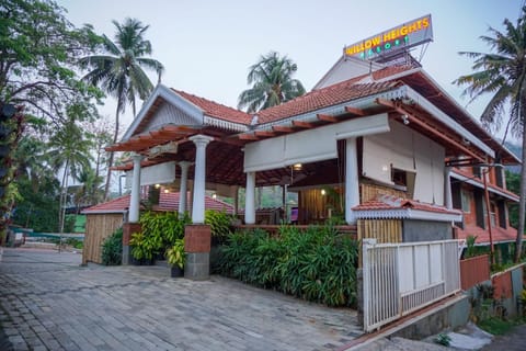 Property building, Facade/entrance, Lobby or reception