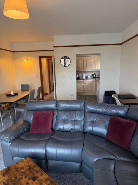 Living room, Seating area, Dining area, pet friendly