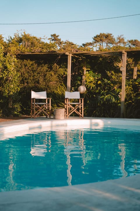 Property building, Garden, Swimming pool