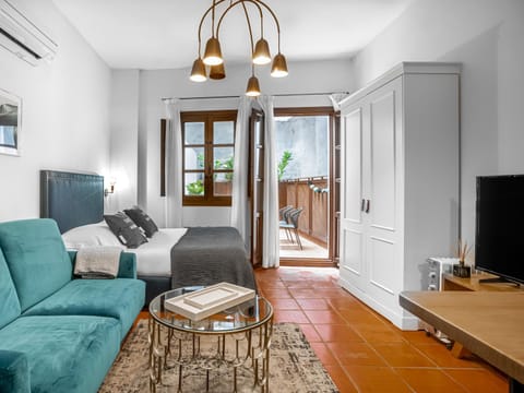 Seating area, Bedroom