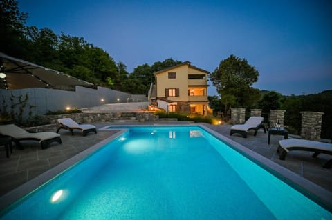 Property building, Pool view, Swimming pool