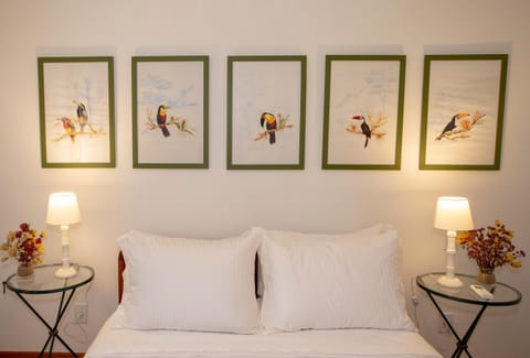 Suites Caipira Vale das Videiras Bed and Breakfast in State of Rio de Janeiro