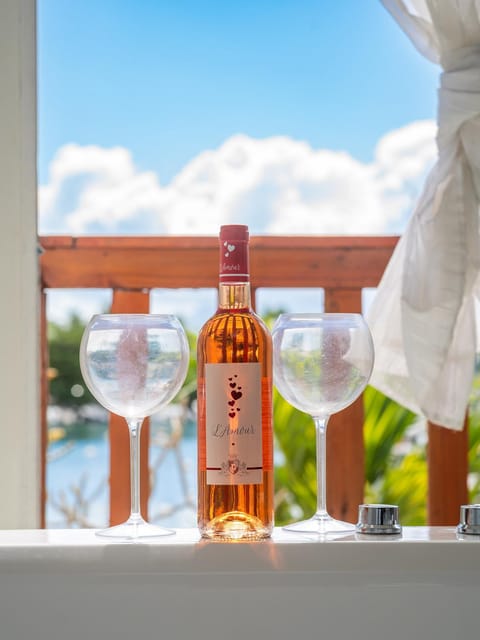 EBT House, appartement, jacuzzi vue mer, 10 min aéroport et port Apartment in Le Gosier