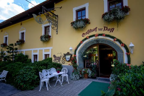 Lounge or bar