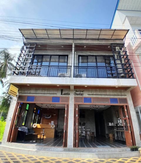 Lanta Chaolay Hostel in Sala Dan