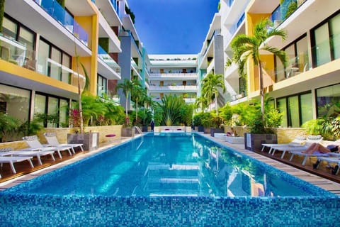 Swimming pool, Swimming pool