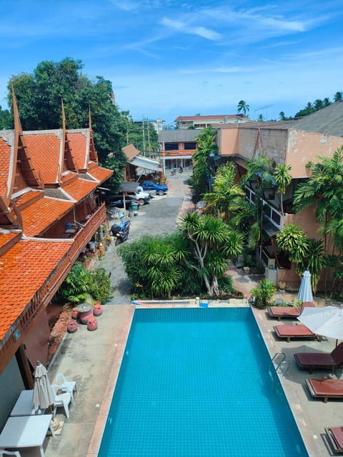 Pool view, Pool view