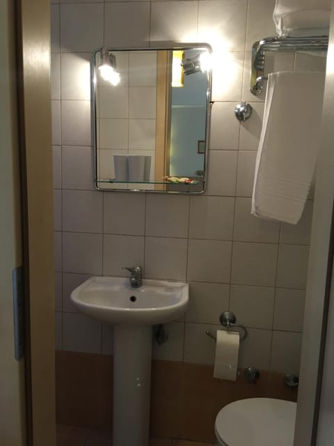 Hotel Orestion - Bike and motorcycle friendly hotel Hotel in North Macedonia