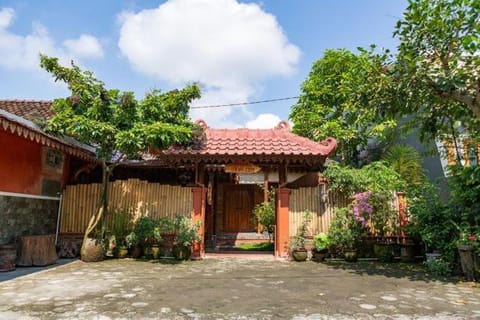 Property building, Garden view, Parking