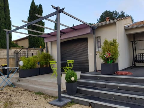 Gite les Coquelicots House in Provence-Alpes-Côte d'Azur