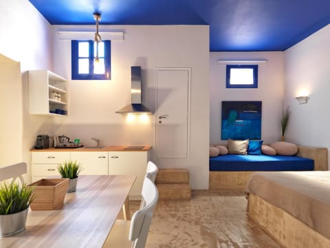 Kitchen or kitchenette, Living room, Dining area, Bedroom