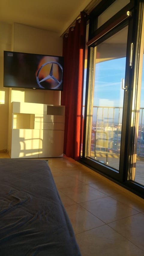 TV and multimedia, Photo of the whole room