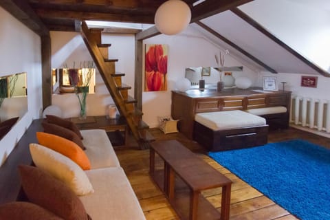 Living room, Photo of the whole room, Seating area