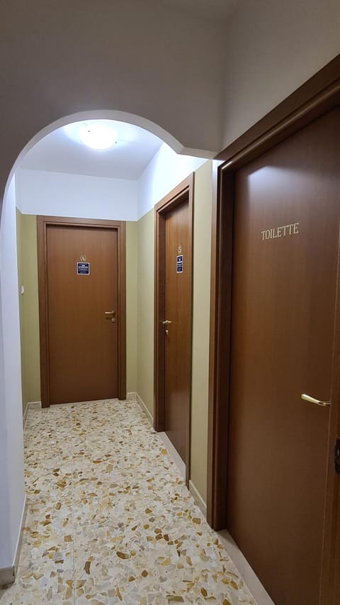 Photo of the whole room, wardrobe