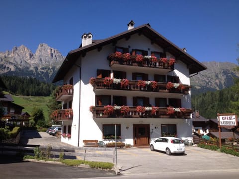 Property building, Facade/entrance, Spring, Summer