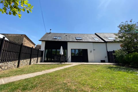 Property building, Facade/entrance, Garden