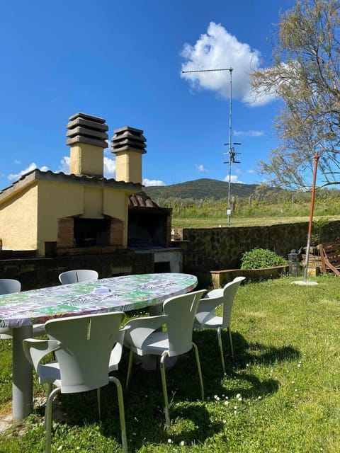 BBQ facilities, Garden, Dining area