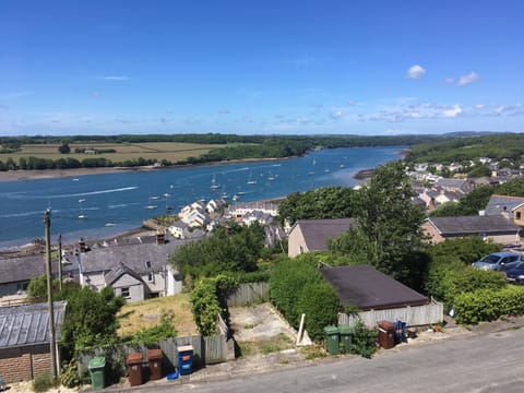 Crud yr Awel Apartment Apartment in Llanddaniel Fab