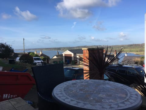 Crud yr Awel Apartment Apartment in Llanddaniel Fab