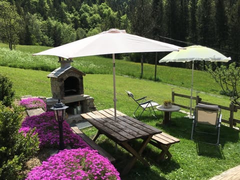 Patio, BBQ facilities