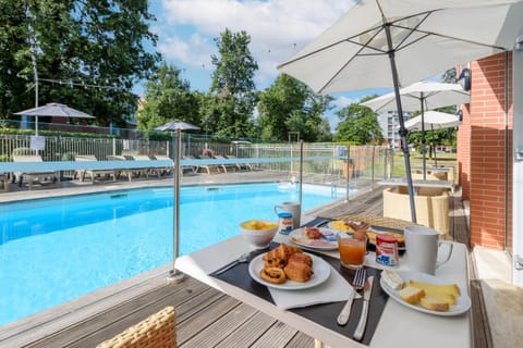 Patio, Pool view, Swimming pool, Breakfast, Continental breakfast, sunbed